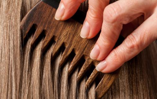 常梳頭通經絡活血化瘀防感冒 梳頭特有的養生功效