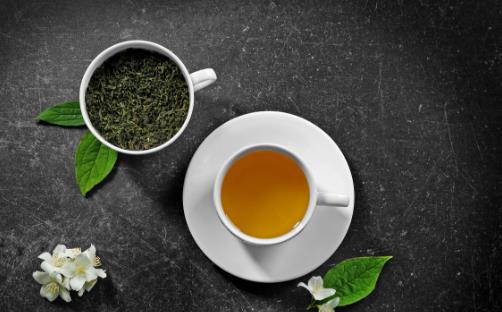 杯中茶垢不除危害大 五招幫你清除干凈