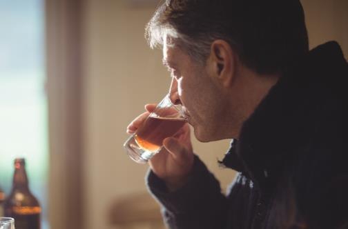 大家都知道喝酒對(duì)身體很不好，特別是酒喝多了傷肝，一旦