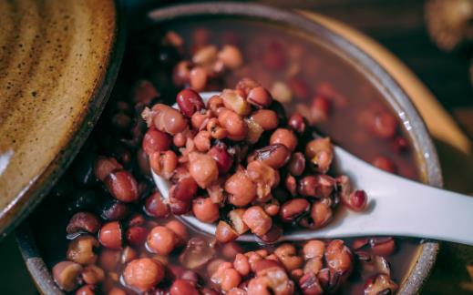 薏米性寒不適合長期大量的食用 食用紅豆薏米粥的禁忌