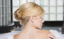 關于洗澡早上好還是晚上好 日常中不能洗澡的情況