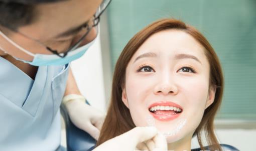 網傳美白牙齒偏方鑒定是否靠譜 常見美牙方法推薦