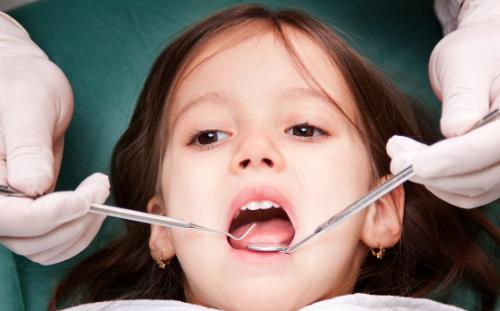 蛀牙疼痛難受 引發(fā)蛀牙的5個原因