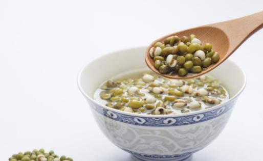 公認(rèn)傷肝的4種食物都要少吃點(diǎn) 推薦2款護(hù)肝食譜