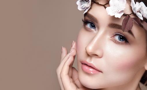 油性皮膚的特征鑒別 夏天油性皮膚護理小常識