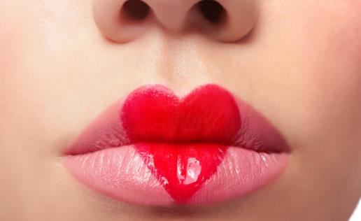 護膚時不要忘記護唇