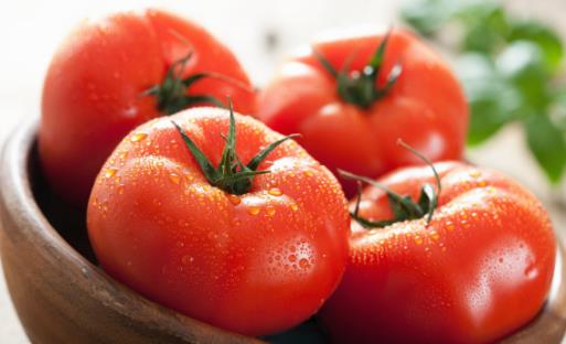 常坐電腦前要多吃這10中食物 可以幫助我們防輻射