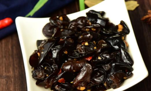 常坐電腦前要多吃這10中食物 可以幫助我們防輻射