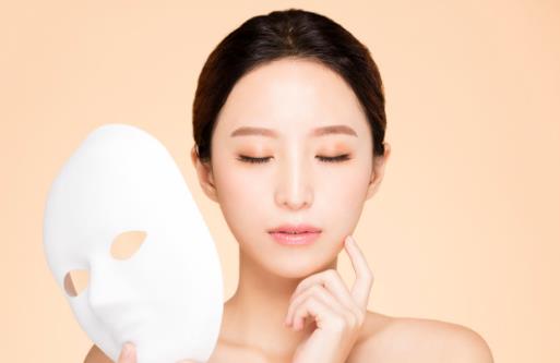 黑面膜、白面膜不重要!醫師教你看成分挑對面膜