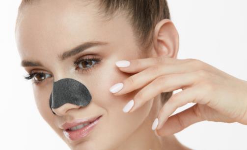 巧用牙膏去黑頭