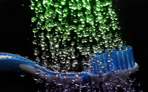 牙刷應該選軟毛的還是硬毛的 正確使用牙刷的方法