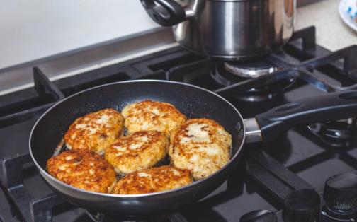 使用不粘鍋會(huì)致癌嗎？如何避免