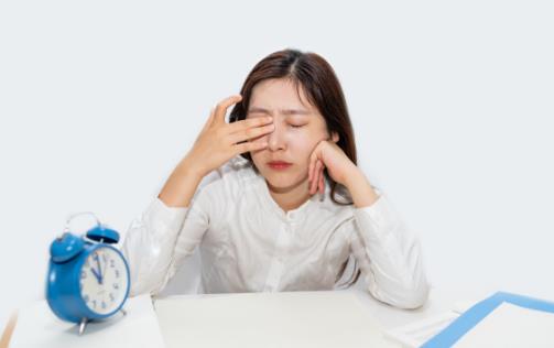 眼睛干澀疲勞如何是好 這些方法幫你緩解眼部疲勞