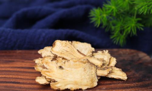 女人貧血吃什么好?中醫(yī)專家推薦補(bǔ)血食療方