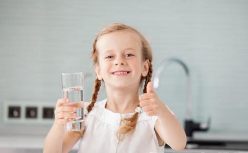 中國人為什么不能喝涼水?塞牙!