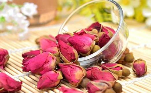 身體出現(xiàn)小問(wèn)題 學(xué)會(huì)喝水可能就會(huì)解決這些小毛病