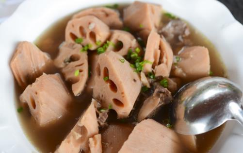 立秋之后要吃藕，七孔藕和九孔藕有區別嗎？搭配排骨食療