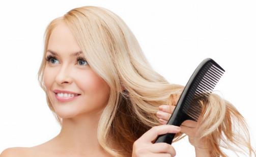 頭發(fā)沒吹干就睡覺危害大?如何護(hù)理頭發(fā)