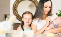 ?用吸奶器可刺激乳汁分泌 吸奶困難的解決方法