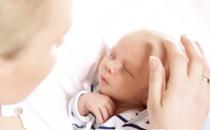 ?防止被寶寶咬乳頭 找個(gè)安靜的角落喂奶