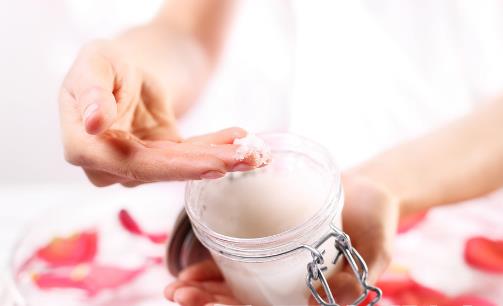 造成手部脫皮的原因 預防手脫皮日常需要做的保養