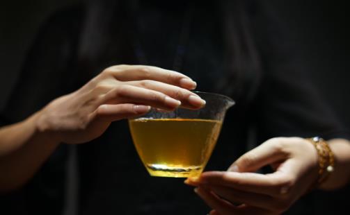 綠茶和紅茶哪個更有益身體