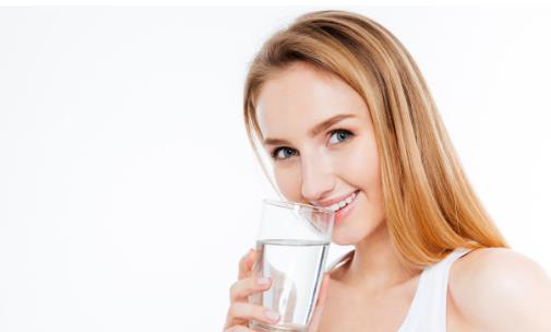 嘴唇干怎么辦 多喝水竟然會有這個作用