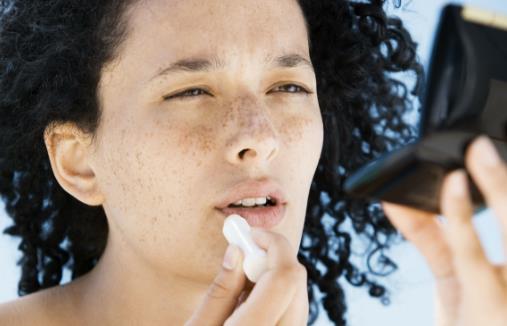 嘴唇干怎么辦 多喝水竟然會有這個作用