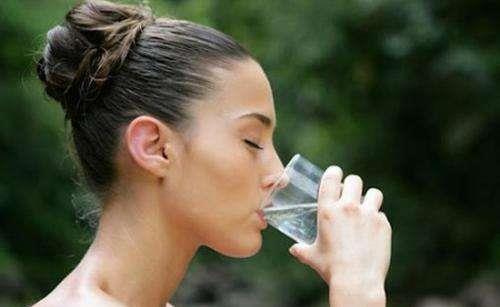 口干口苦口氣重的共同原因 要引起重視