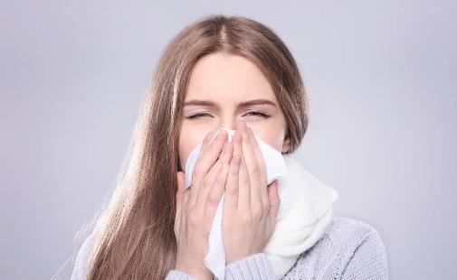 秋夏交替易得過(guò)敏性鼻炎，8種食物來(lái)相助