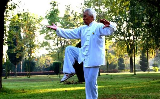 太極拳的節奏很適合老年人 練習太極拳的八個注意事項