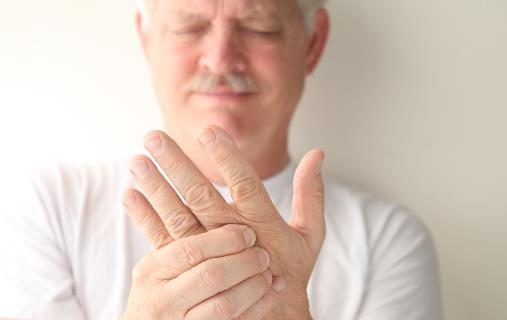 夏秋季手腳出汗吃什么好 答案在這里