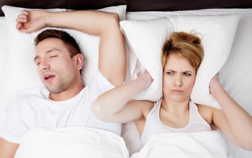 我國有30%的人會打鼾 打鼾需要拍醒嗎