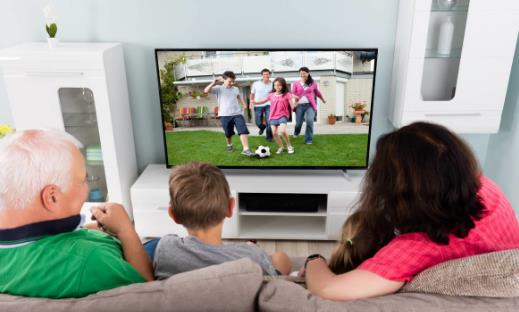 老人長期看電視 老人看電視需要注意的六個問題