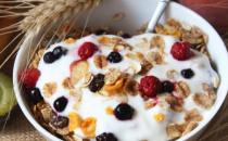 酸奶是最棒的乳制品零食 喝酸奶的最佳時間揭秘