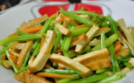 減肥讓月經期給耽誤 月經期的飲食減肥食譜