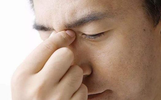 司機視力疲勞的癥狀 預防視力疲勞的飲食調理