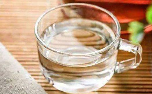 白領(lǐng)族多喝水能養(yǎng)生 常見喝水五大誤區(qū)