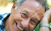 秋寒來了老人注意給眼睛保暖 重視用眼衛生保護眼睛