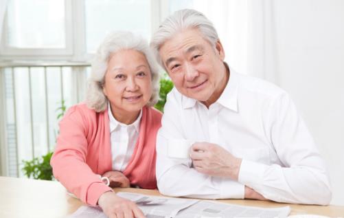 老人最關心養(yǎng)生問題 晨起后這樣做還能延壽