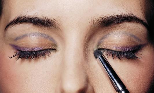 派對(duì)貓眼妝的妝容要點(diǎn) 4種畫(huà)法演繹不同風(fēng)情
