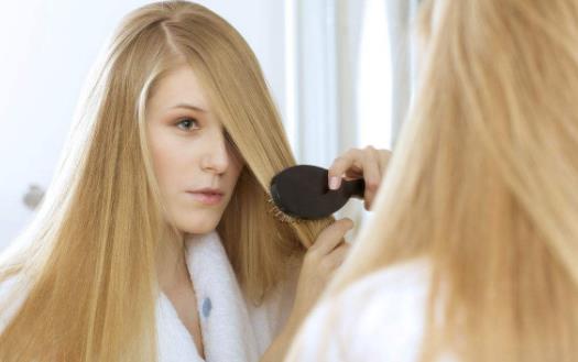 年輕人長白發的心理危害 日常養發護發小妙招