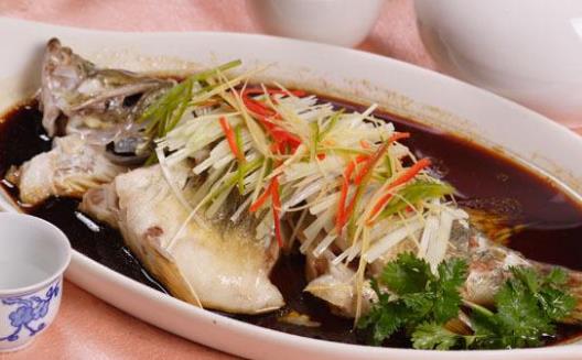 魚刺卡住喉嚨的9種解決方法 吃魚時一定要小心謹慎