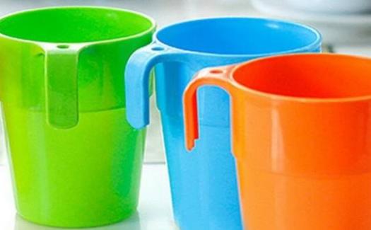 喝水千萬(wàn)別用這些水杯 水杯的簡(jiǎn)單清洗方法