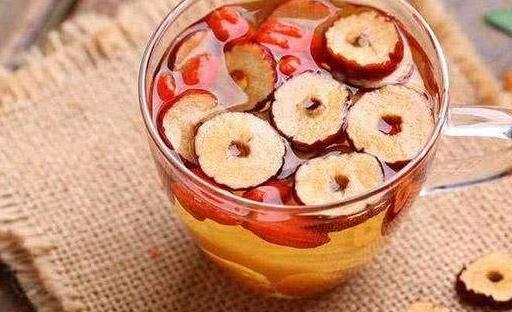 紅棗泡水的作用 紅棗泡水的八大禁忌