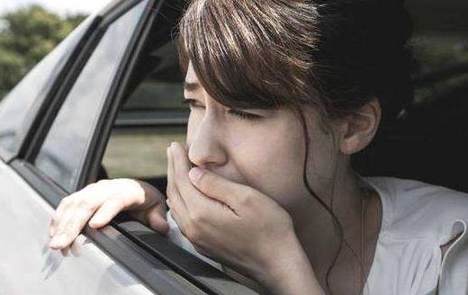出現(xiàn)暈車(chē)嘔吐現(xiàn)象 8種食物幫你擺脫暈車(chē)