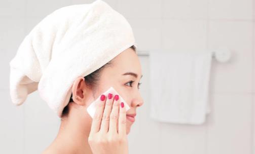 想臉上不長痘卸妝要做好 卸妝不用心會有皮膚問題