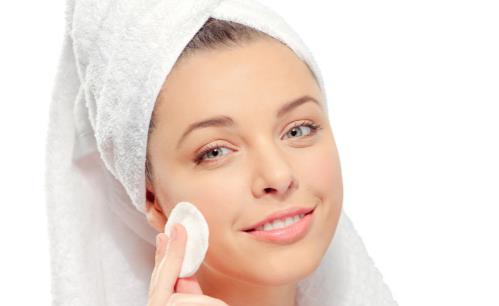 想臉上不長痘卸妝要做好 卸妝不用心會有皮膚問題