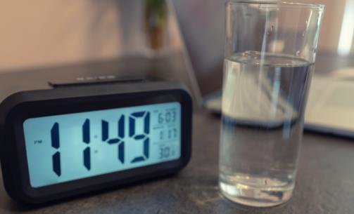 常常熬夜變亞健康 周末補覺能讓人滿血復活嗎