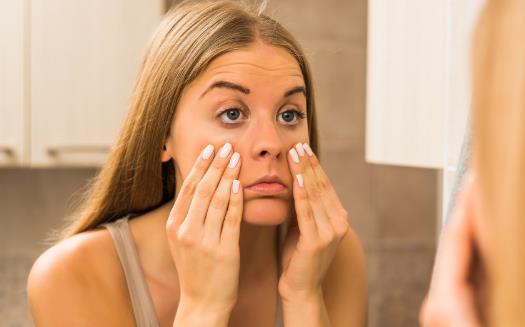 眼袋影響整體的面部形象 去眼袋的小妙招